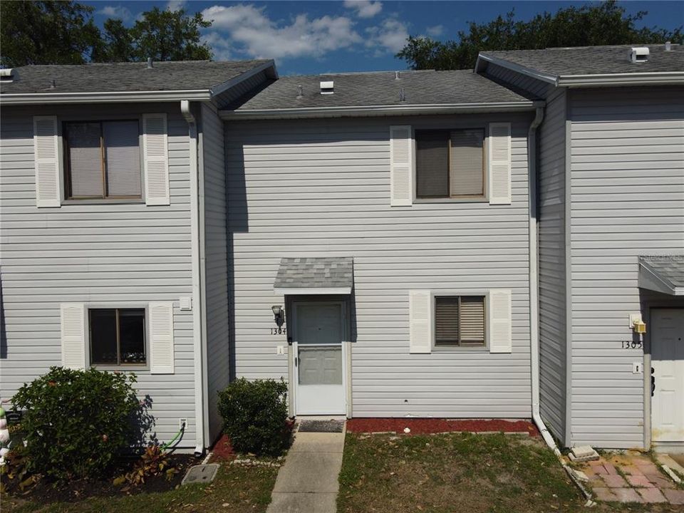 待售: $189,900 (2 贝兹, 2 浴室, 1152 平方英尺)