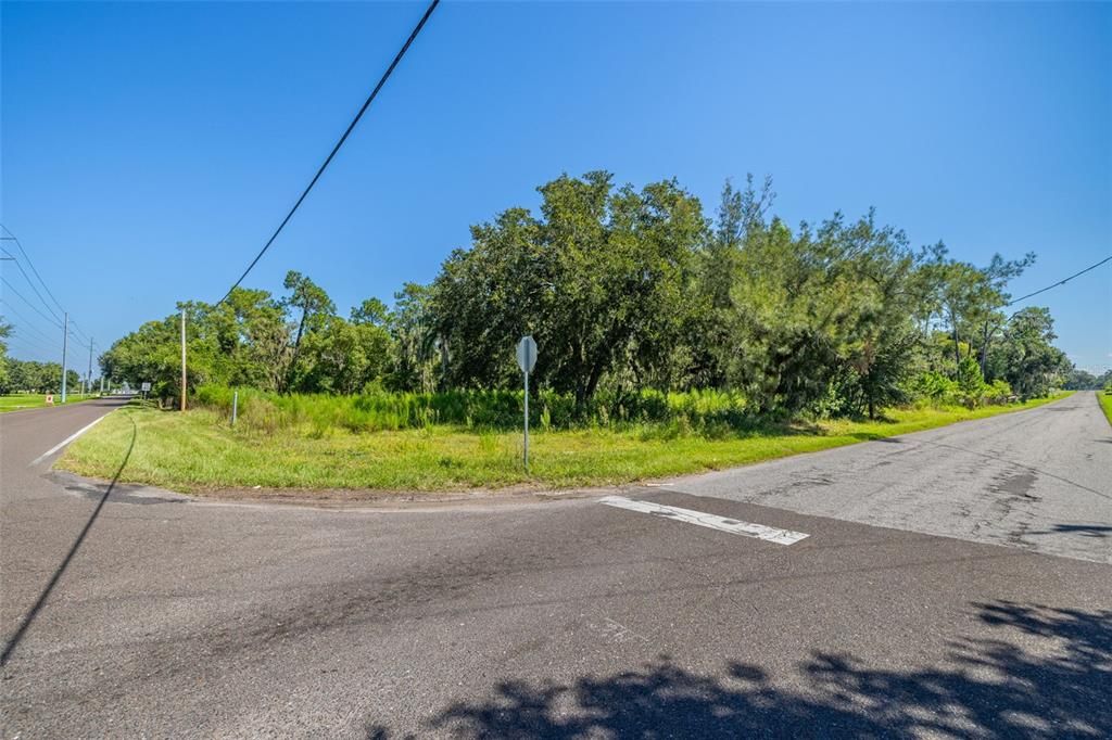 На продажу: $999,990 (11.76 acres)