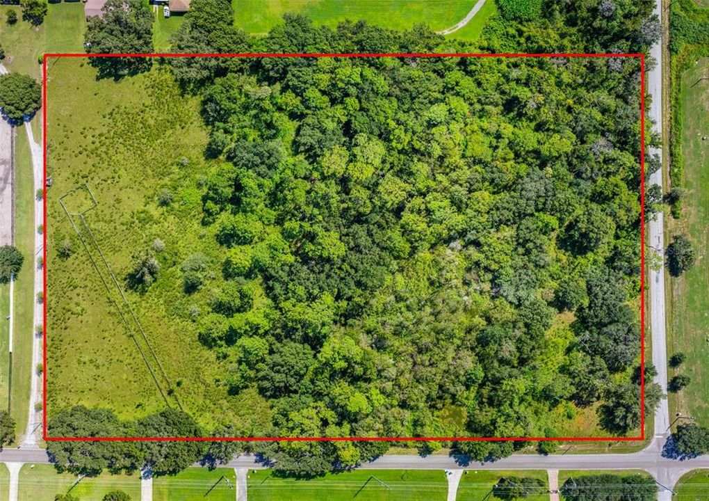 На продажу: $999,990 (11.76 acres)