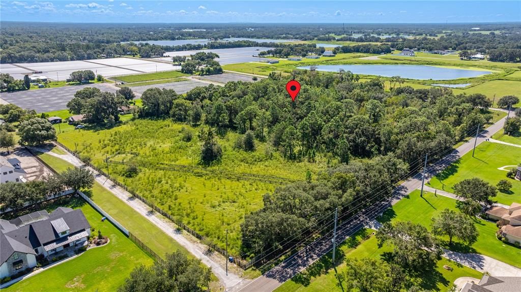 На продажу: $999,990 (11.76 acres)