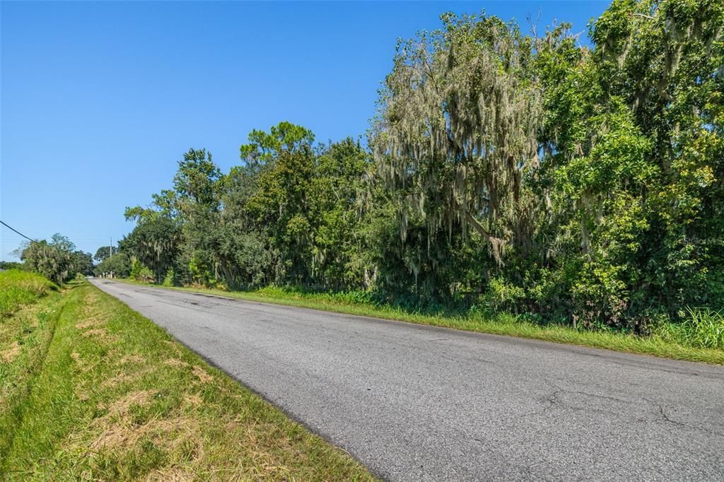 На продажу: $999,990 (11.76 acres)