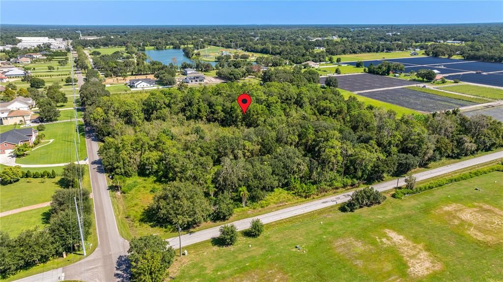 На продажу: $999,990 (11.76 acres)