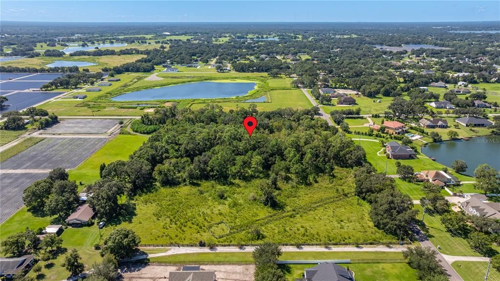 На продажу: $999,990 (11.76 acres)