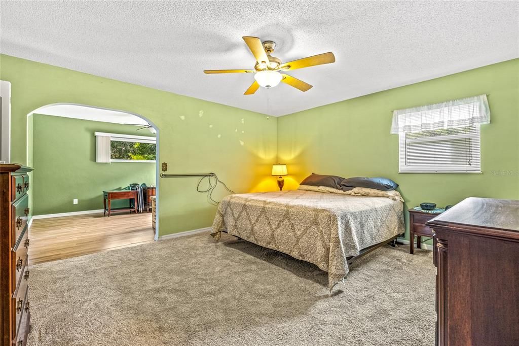 待售: $235,000 (3 贝兹, 2 浴室, 1542 平方英尺)