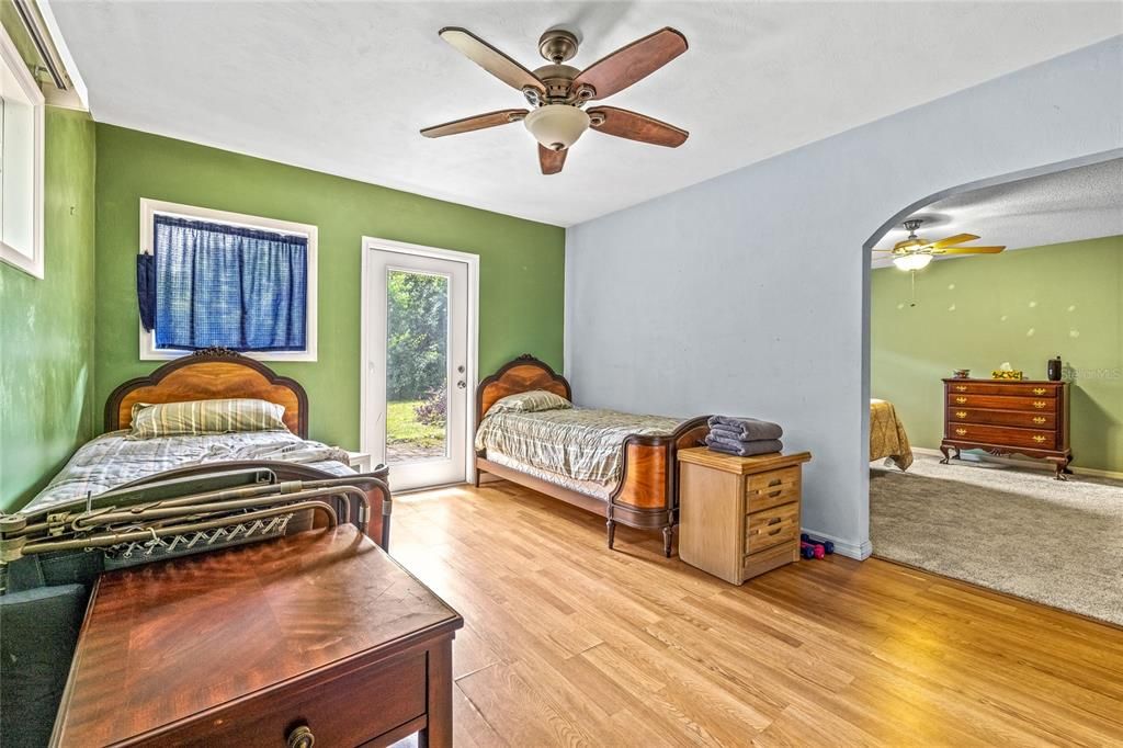 待售: $235,000 (3 贝兹, 2 浴室, 1542 平方英尺)