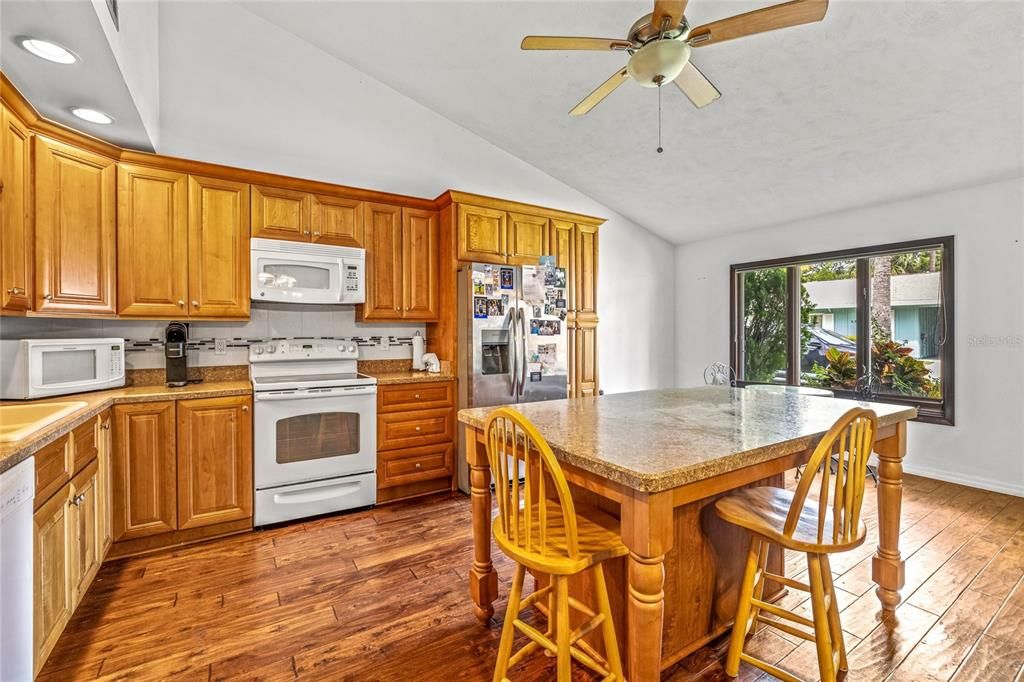 待售: $235,000 (3 贝兹, 2 浴室, 1542 平方英尺)