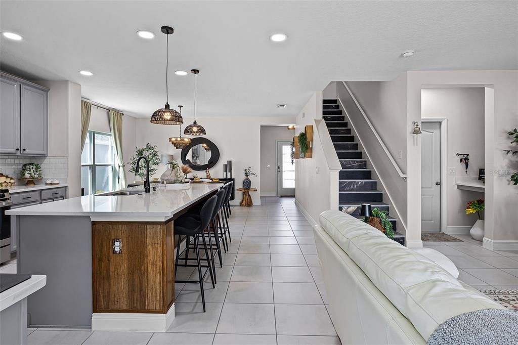 Active With Contract: $569,999 (5 beds, 3 baths, 3247 Square Feet)