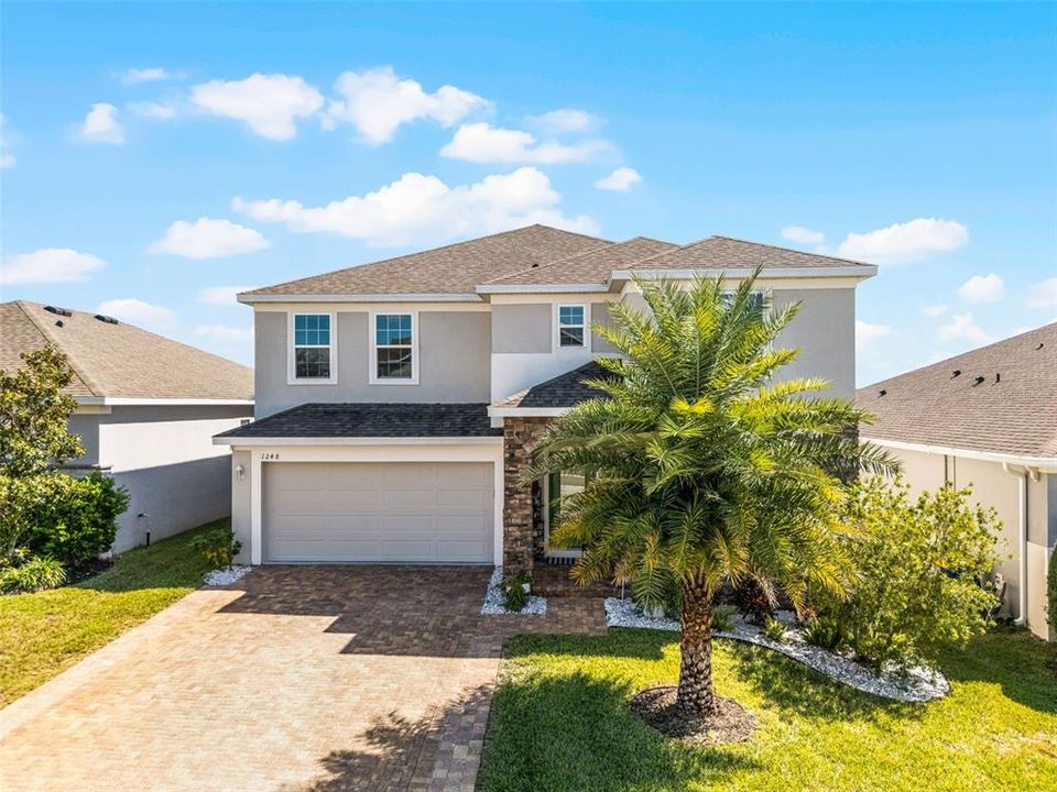 Active With Contract: $569,999 (5 beds, 3 baths, 3247 Square Feet)