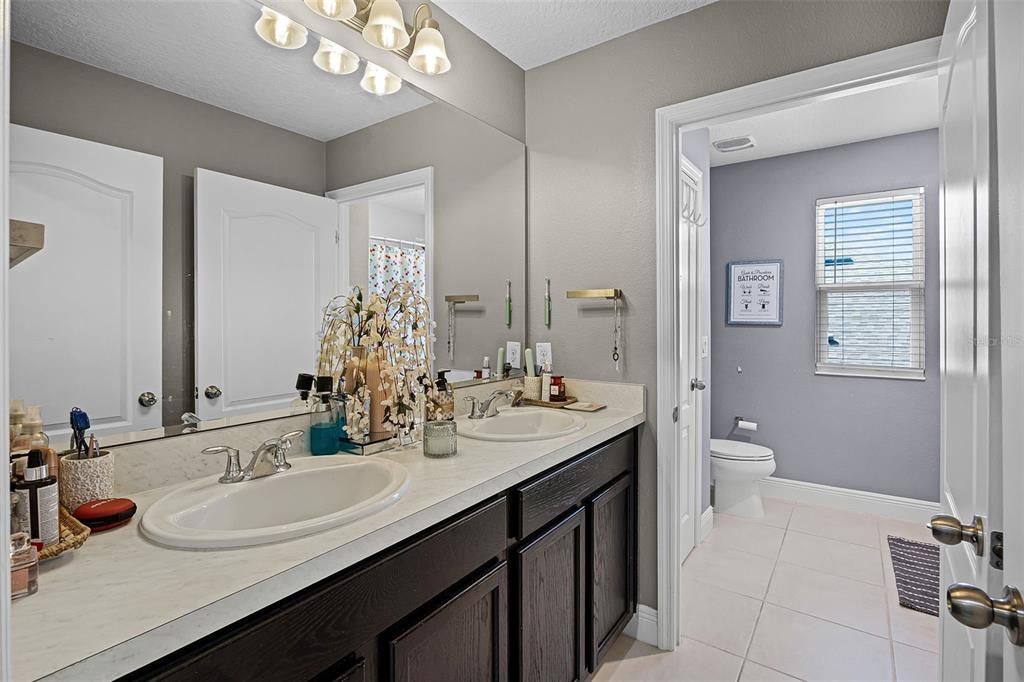 Active With Contract: $569,999 (5 beds, 3 baths, 3247 Square Feet)