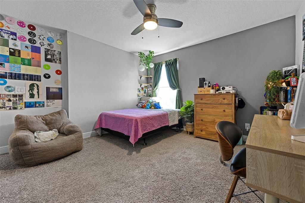 Active With Contract: $569,999 (5 beds, 3 baths, 3247 Square Feet)