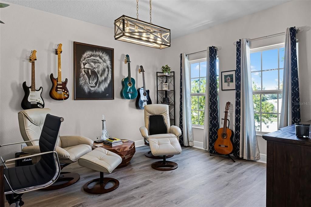 Active With Contract: $569,999 (5 beds, 3 baths, 3247 Square Feet)