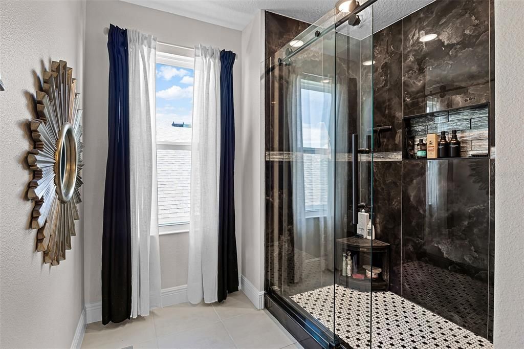 Active With Contract: $569,999 (5 beds, 3 baths, 3247 Square Feet)