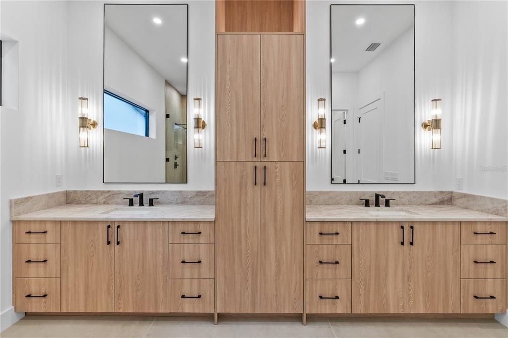 Activo con contrato: $1,685,000 (5 camas, 5 baños, 3420 Pies cuadrados)