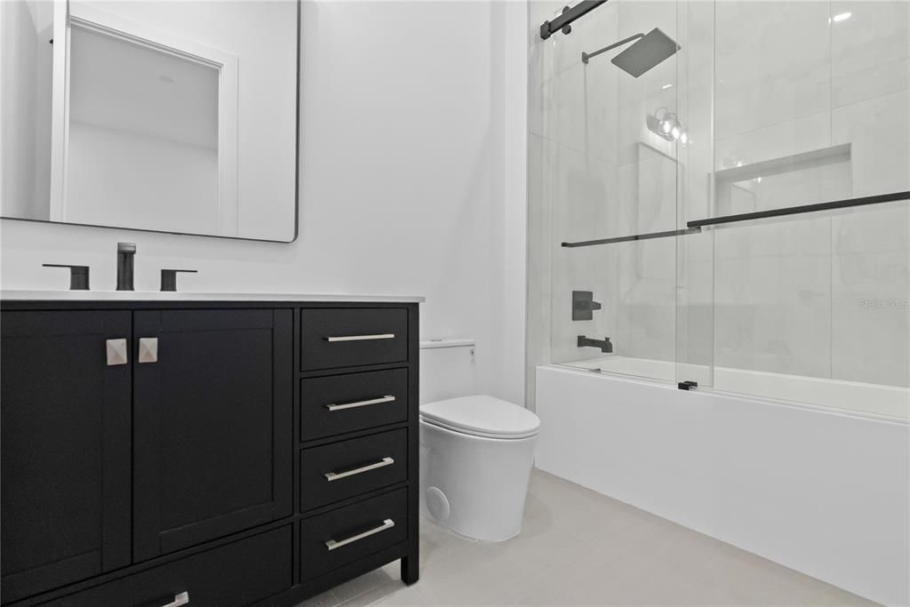 Activo con contrato: $1,685,000 (5 camas, 5 baños, 3420 Pies cuadrados)