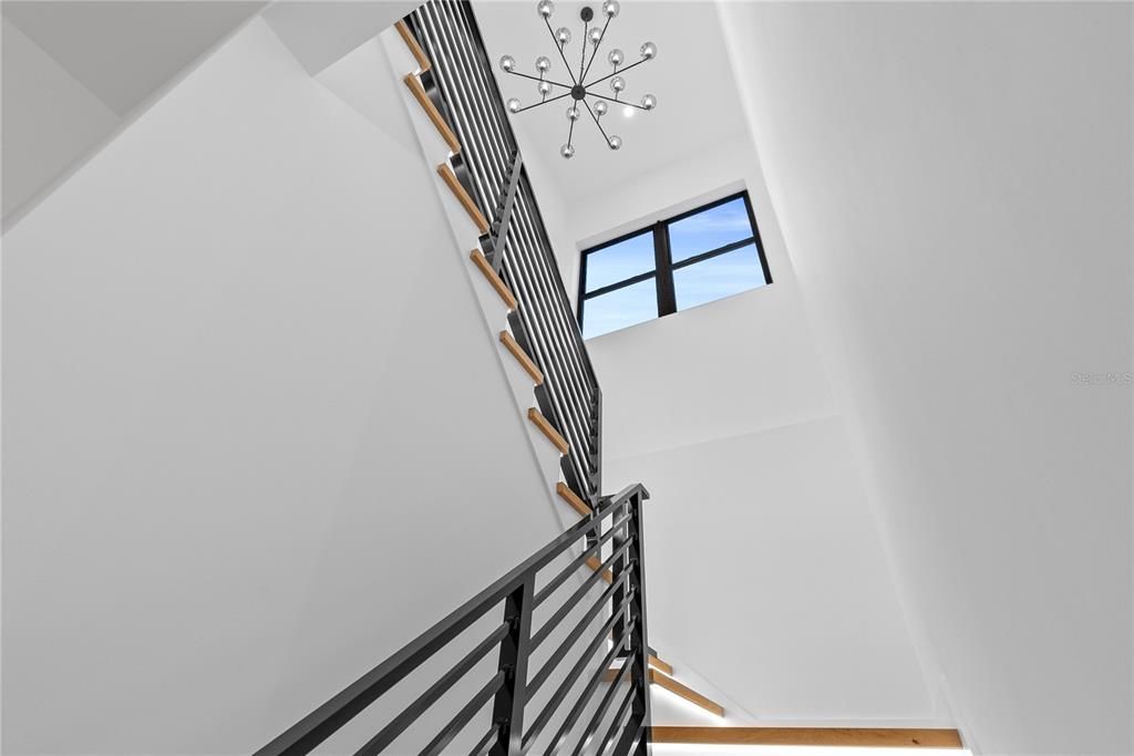 Activo con contrato: $1,685,000 (5 camas, 5 baños, 3420 Pies cuadrados)