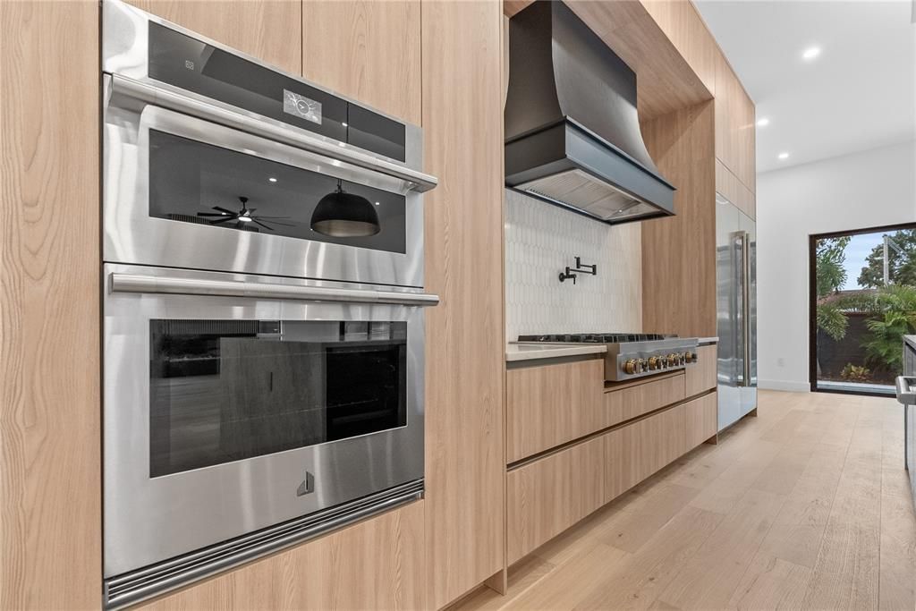 Activo con contrato: $1,685,000 (5 camas, 5 baños, 3420 Pies cuadrados)