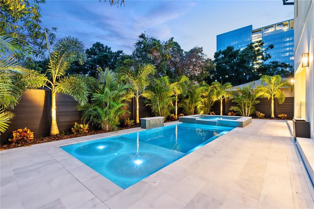 Activo con contrato: $1,685,000 (5 camas, 5 baños, 3420 Pies cuadrados)