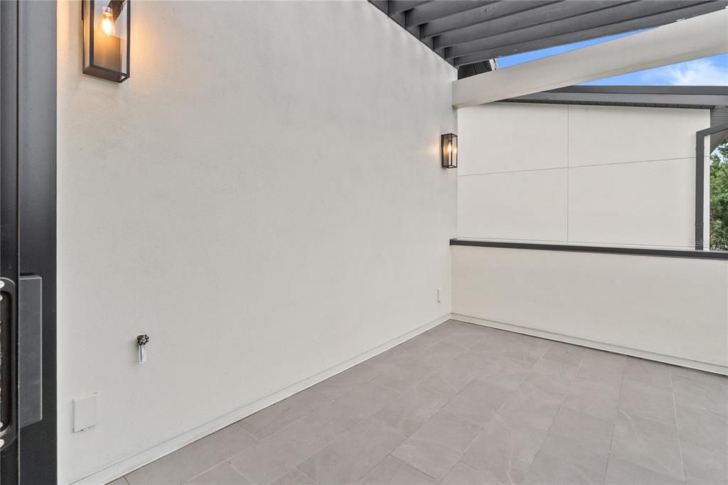 Activo con contrato: $1,685,000 (5 camas, 5 baños, 3420 Pies cuadrados)