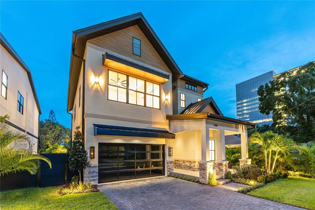 Activo con contrato: $1,685,000 (5 camas, 5 baños, 3420 Pies cuadrados)