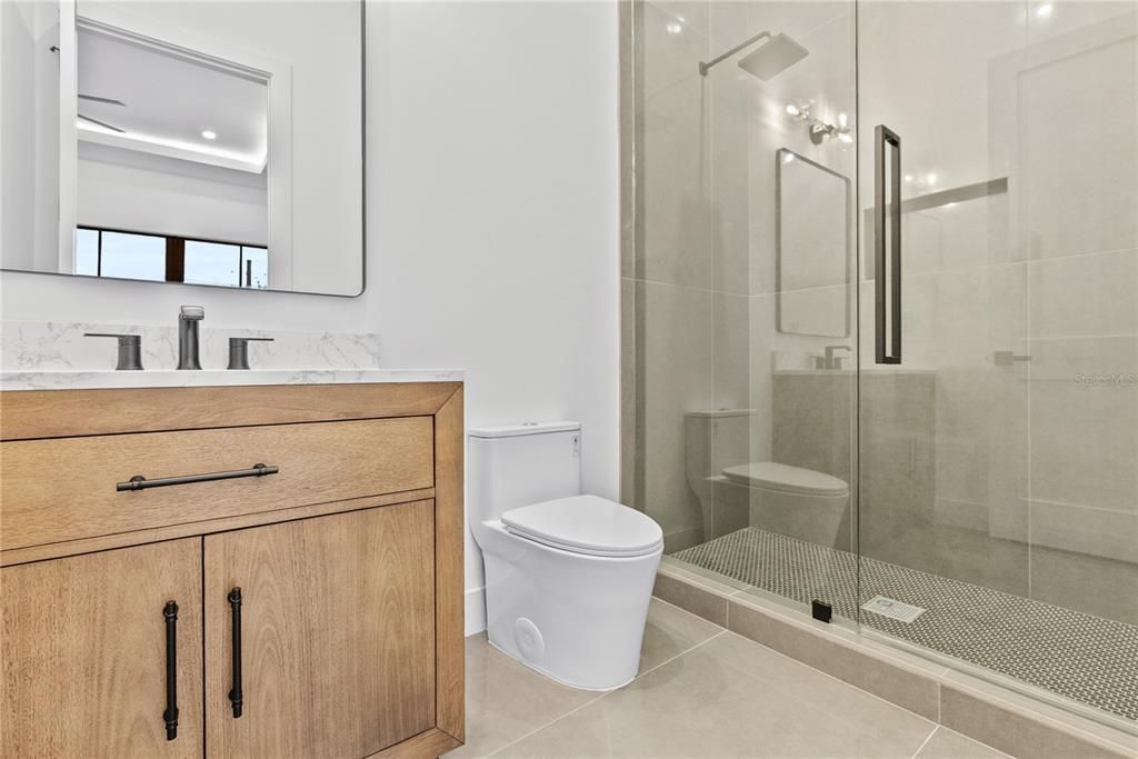 Activo con contrato: $1,685,000 (5 camas, 5 baños, 3420 Pies cuadrados)