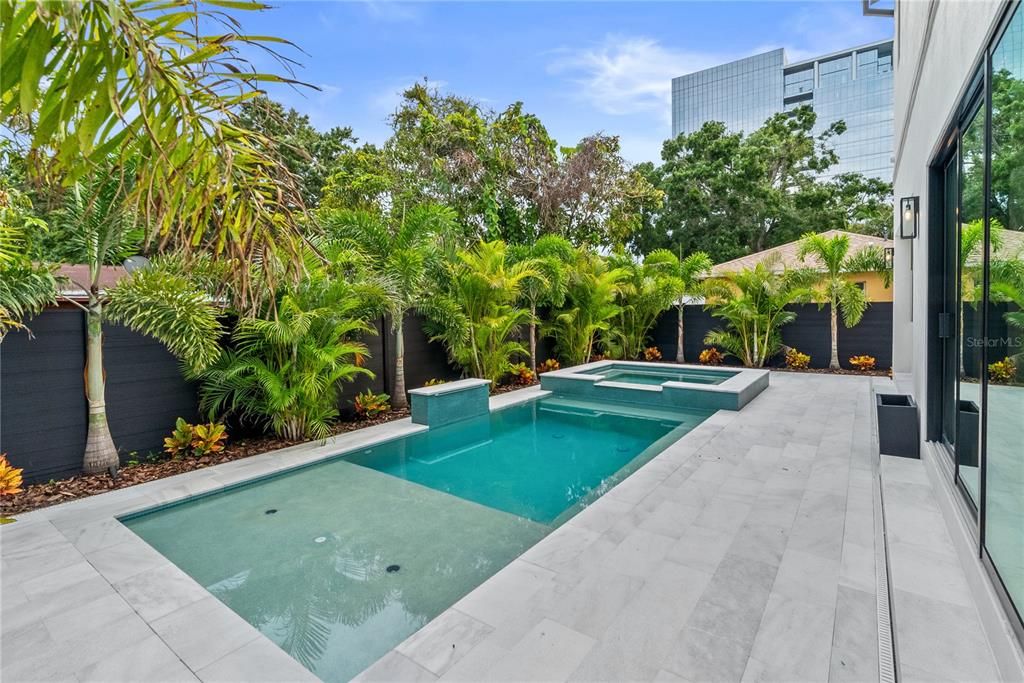 Activo con contrato: $1,685,000 (5 camas, 5 baños, 3420 Pies cuadrados)