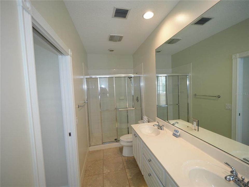 Active With Contract: $325,000 (3 beds, 2 baths, 1652 Square Feet)