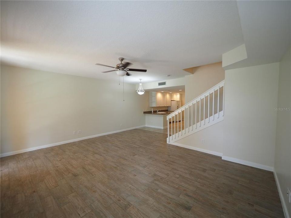 Active With Contract: $325,000 (3 beds, 2 baths, 1652 Square Feet)