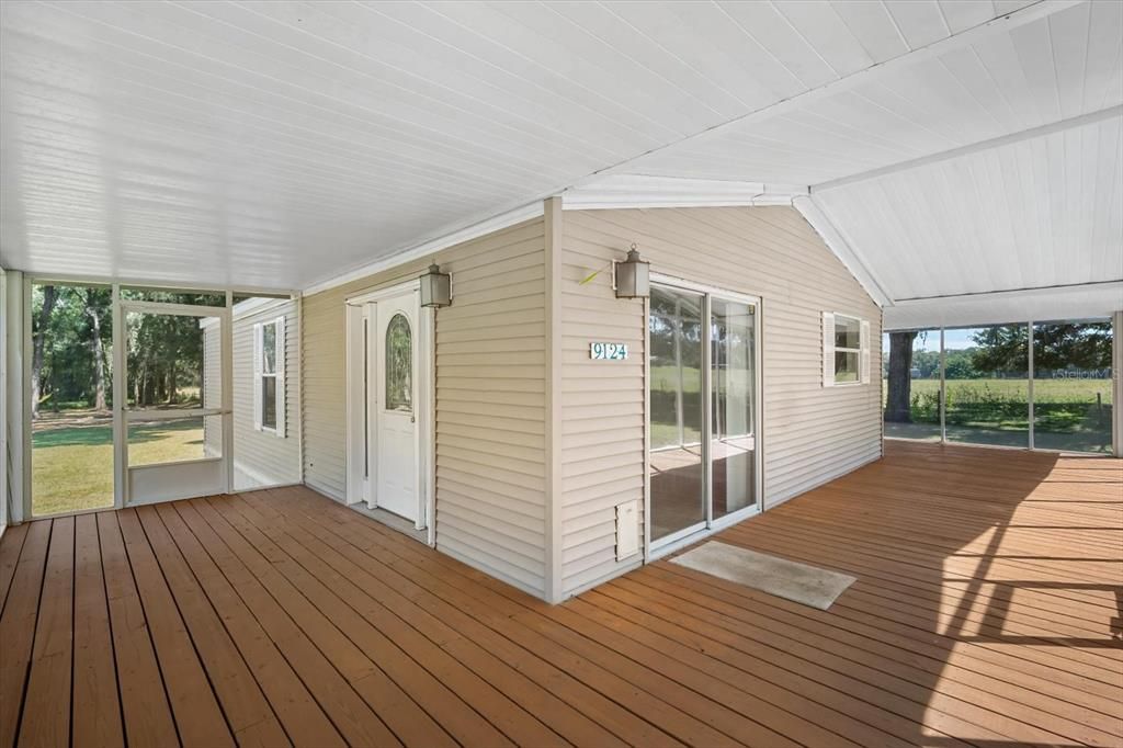 合同活跃: $325,000 (2 贝兹, 1 浴室, 864 平方英尺)