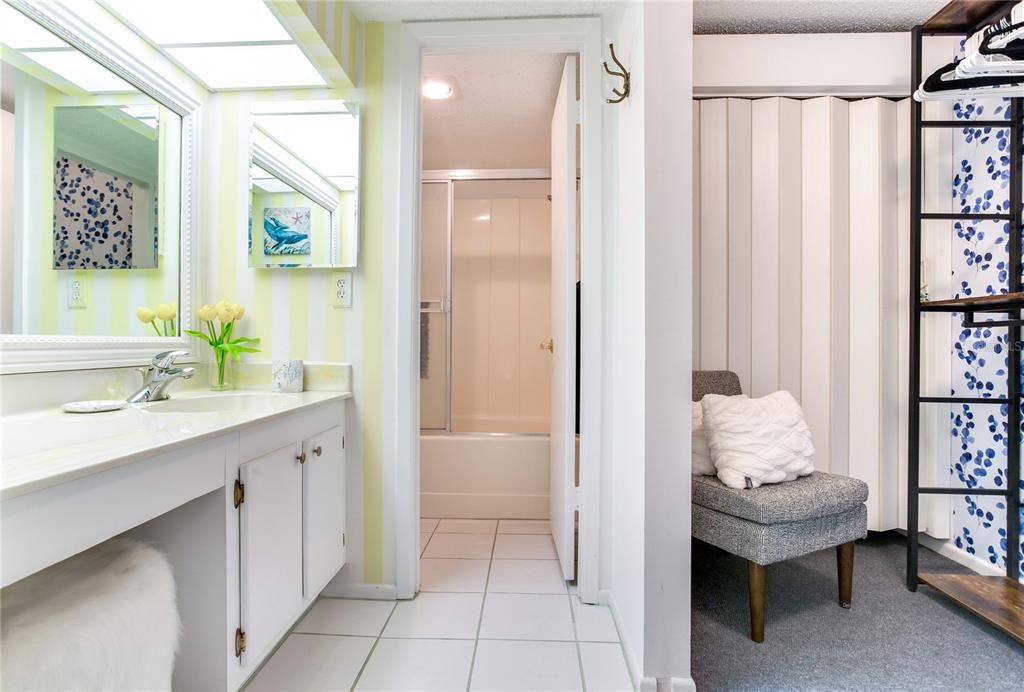 For Sale: $495,999 (1 beds, 1 baths, 755 Square Feet)