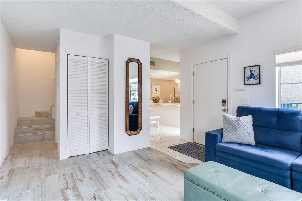 For Sale: $495,999 (1 beds, 1 baths, 755 Square Feet)