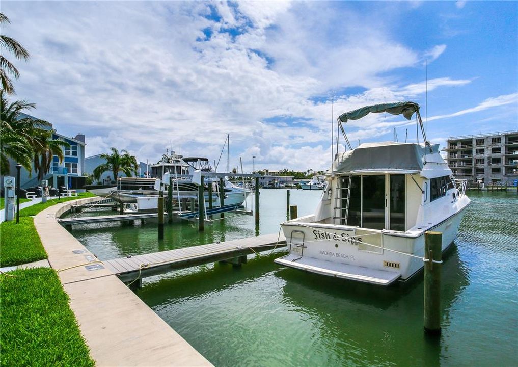 For Sale: $495,999 (1 beds, 1 baths, 755 Square Feet)