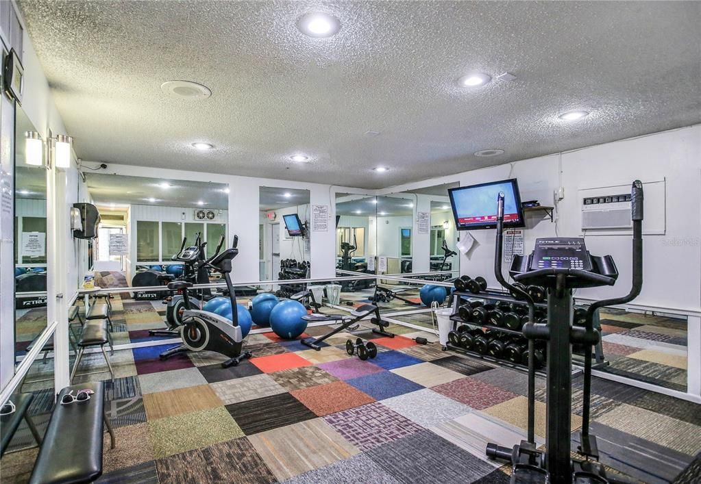 For Sale: $495,999 (1 beds, 1 baths, 755 Square Feet)