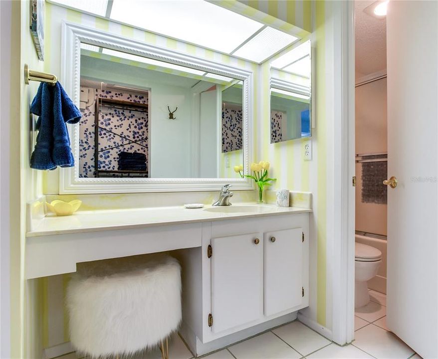 For Sale: $495,999 (1 beds, 1 baths, 755 Square Feet)