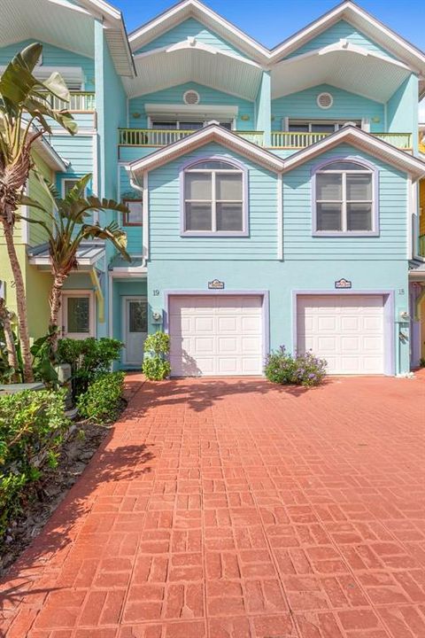 For Sale: $399,900 (2 beds, 2 baths, 1552 Square Feet)