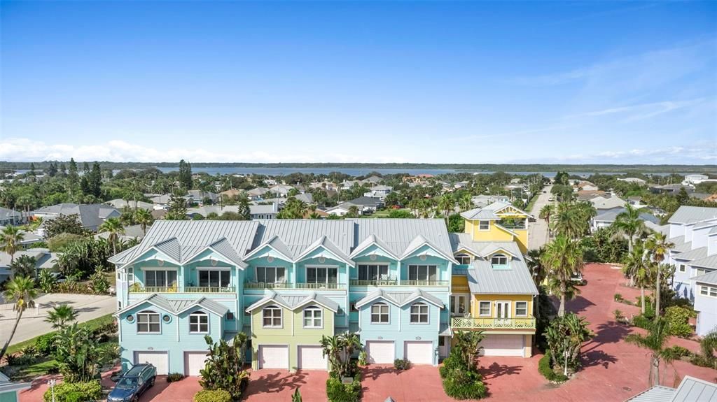 For Sale: $399,900 (2 beds, 2 baths, 1552 Square Feet)