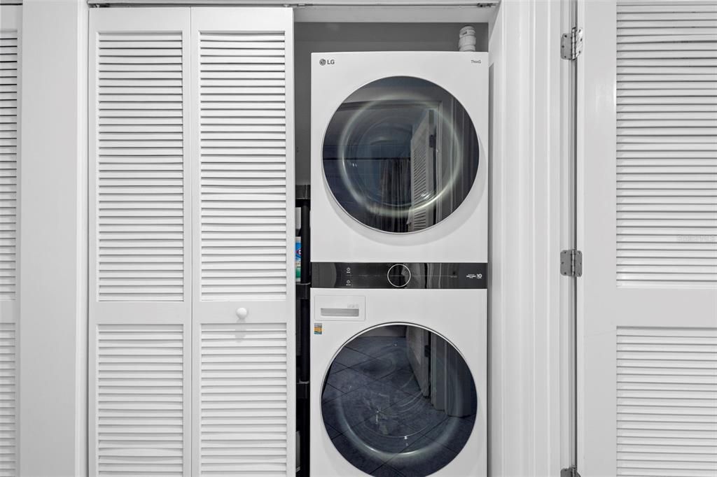 For Sale: $399,900 (2 beds, 2 baths, 1552 Square Feet)