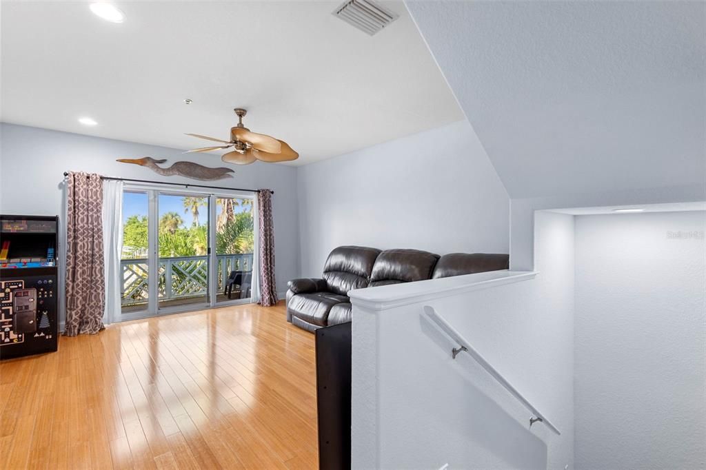 For Sale: $399,900 (2 beds, 2 baths, 1552 Square Feet)