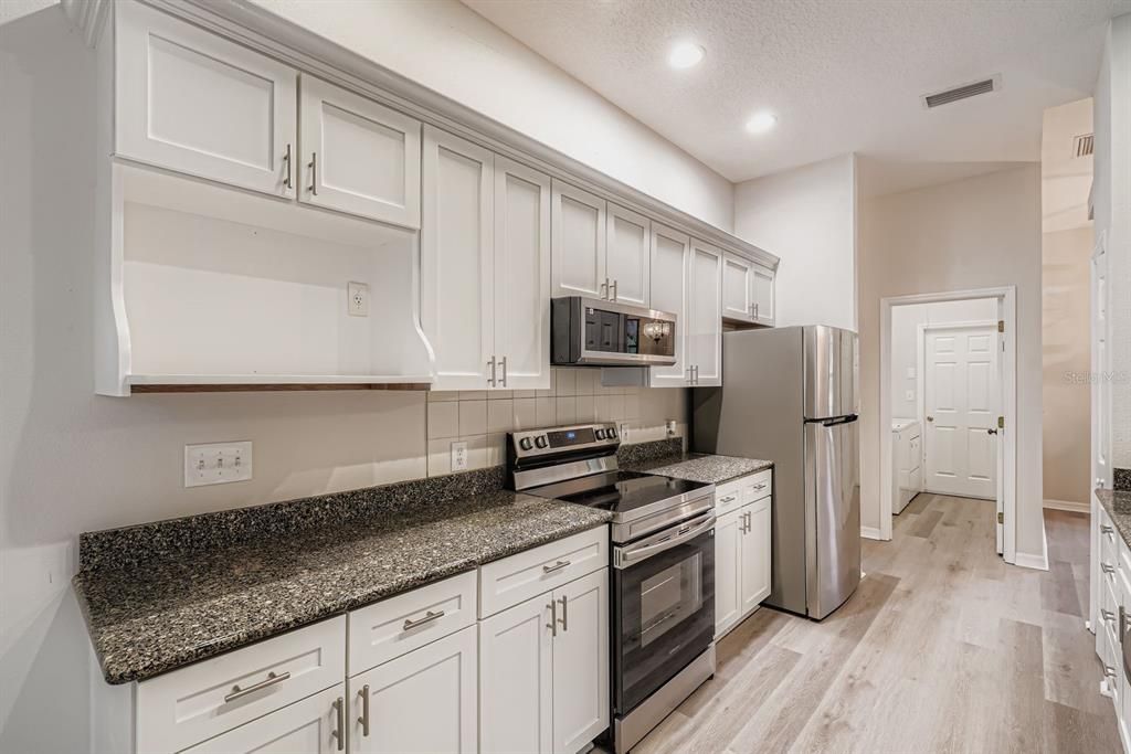 合同活跃: $345,000 (3 贝兹, 2 浴室, 1480 平方英尺)