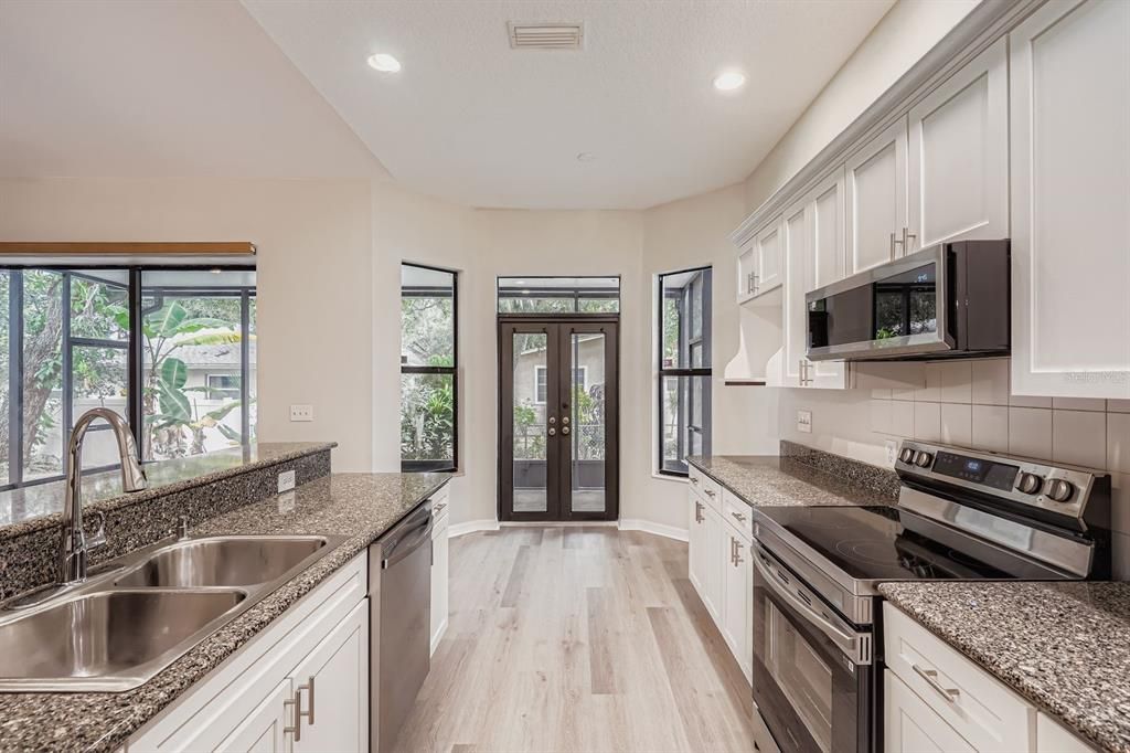 合同活跃: $345,000 (3 贝兹, 2 浴室, 1480 平方英尺)