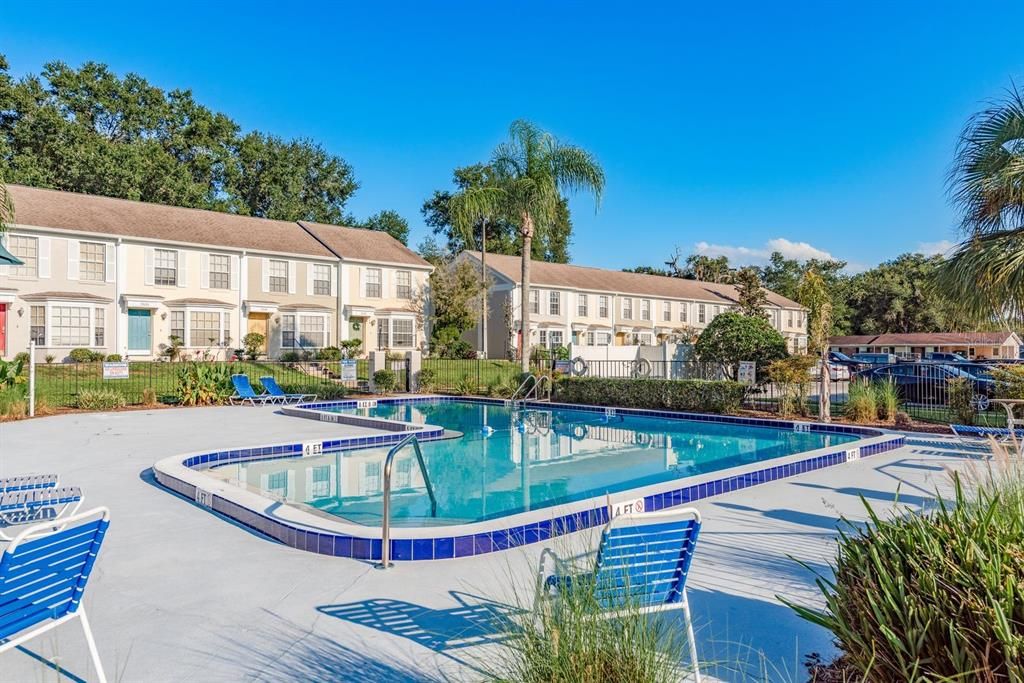 For Sale: $170,000 (2 beds, 1 baths, 1051 Square Feet)