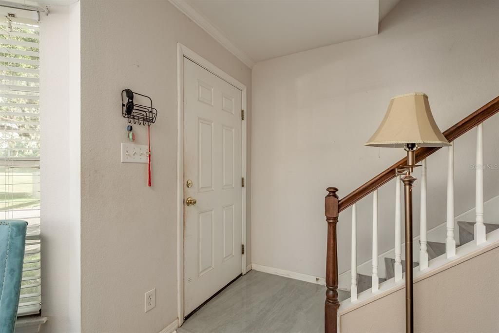 For Sale: $170,000 (2 beds, 1 baths, 1051 Square Feet)