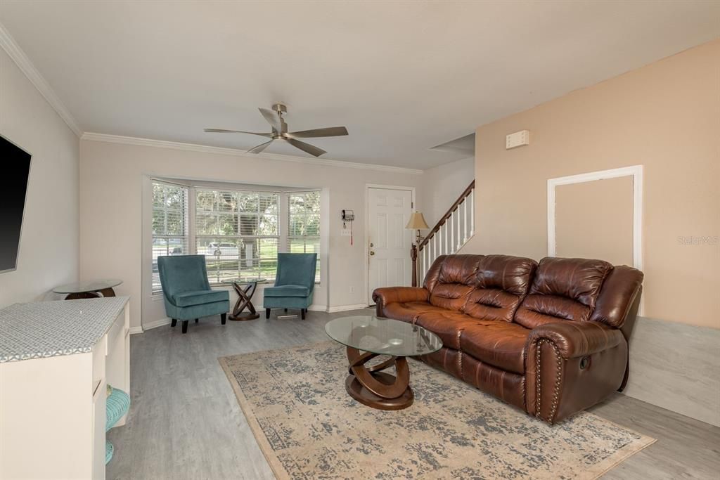 For Sale: $170,000 (2 beds, 1 baths, 1051 Square Feet)