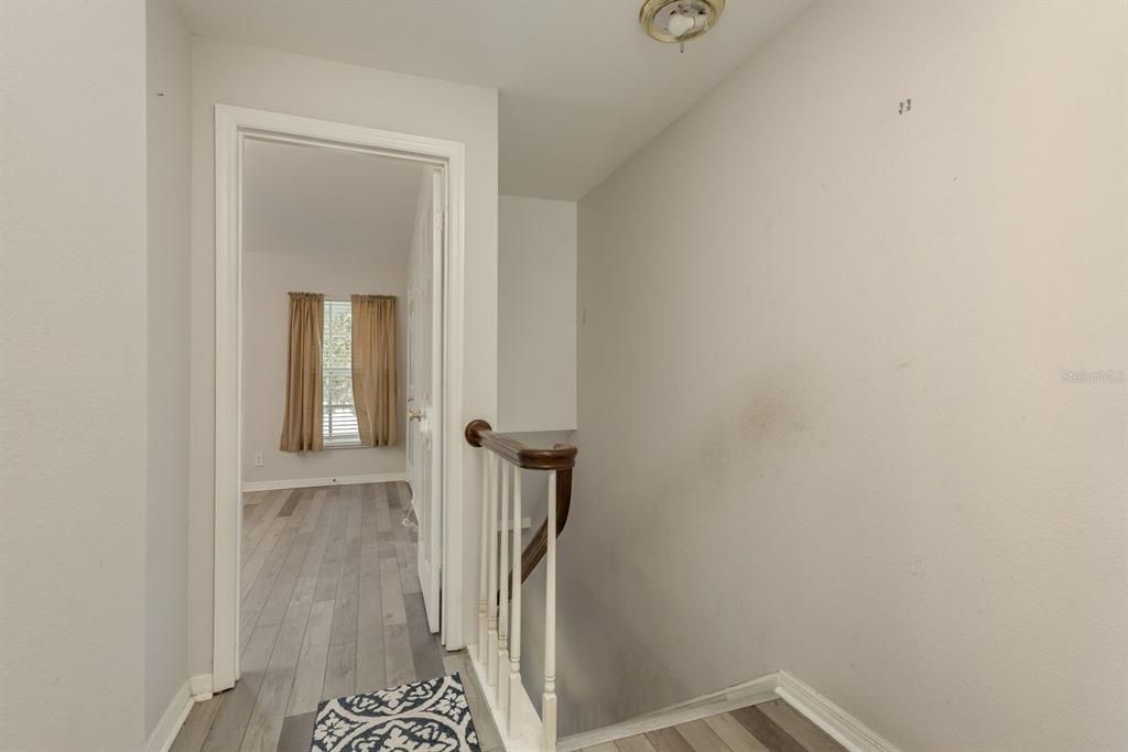 For Sale: $170,000 (2 beds, 1 baths, 1051 Square Feet)