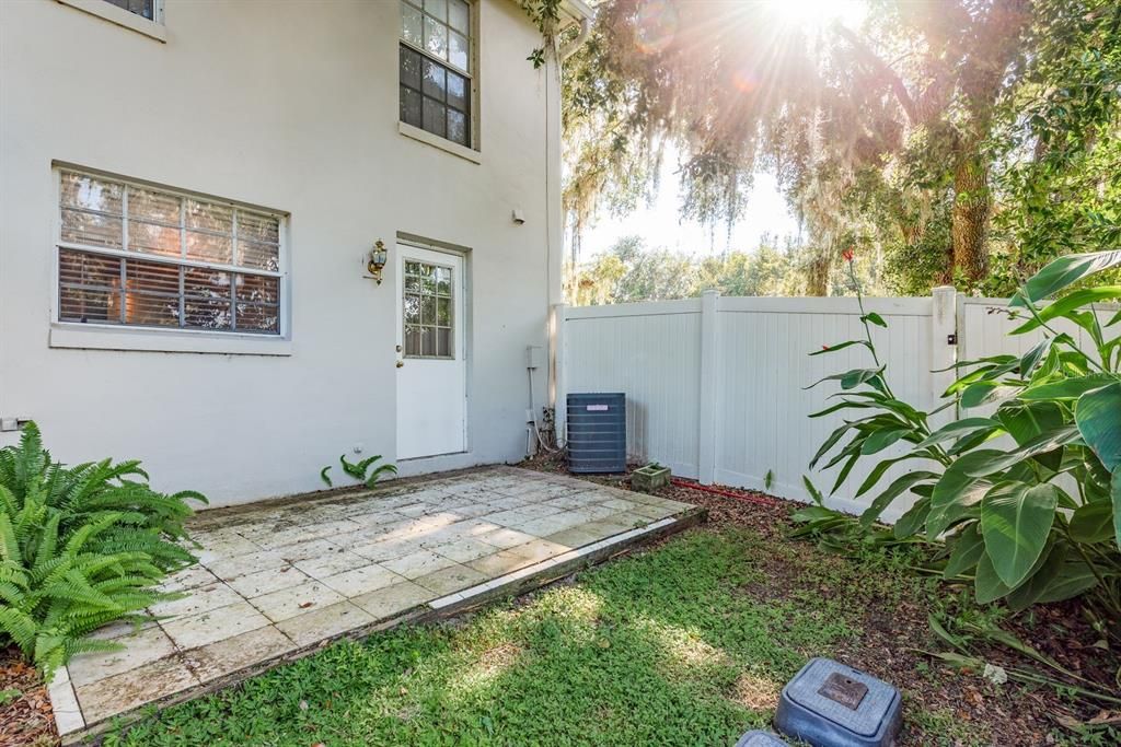 For Sale: $170,000 (2 beds, 1 baths, 1051 Square Feet)