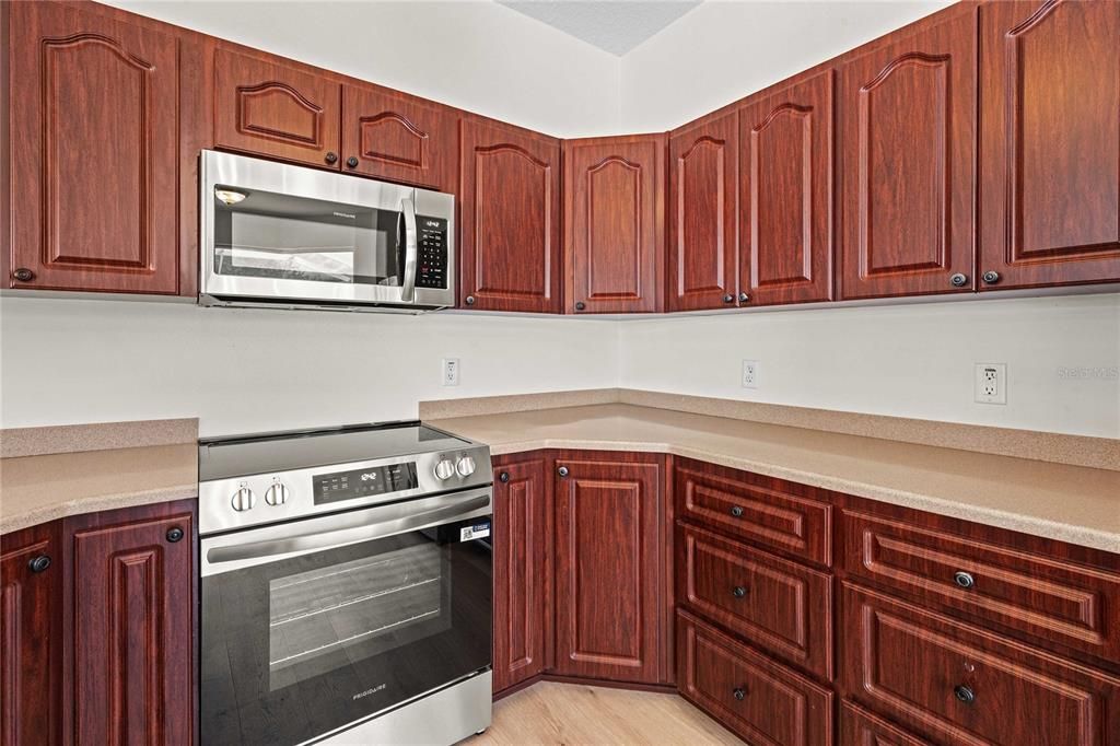 Activo con contrato: $340,000 (2 camas, 3 baños, 1835 Pies cuadrados)