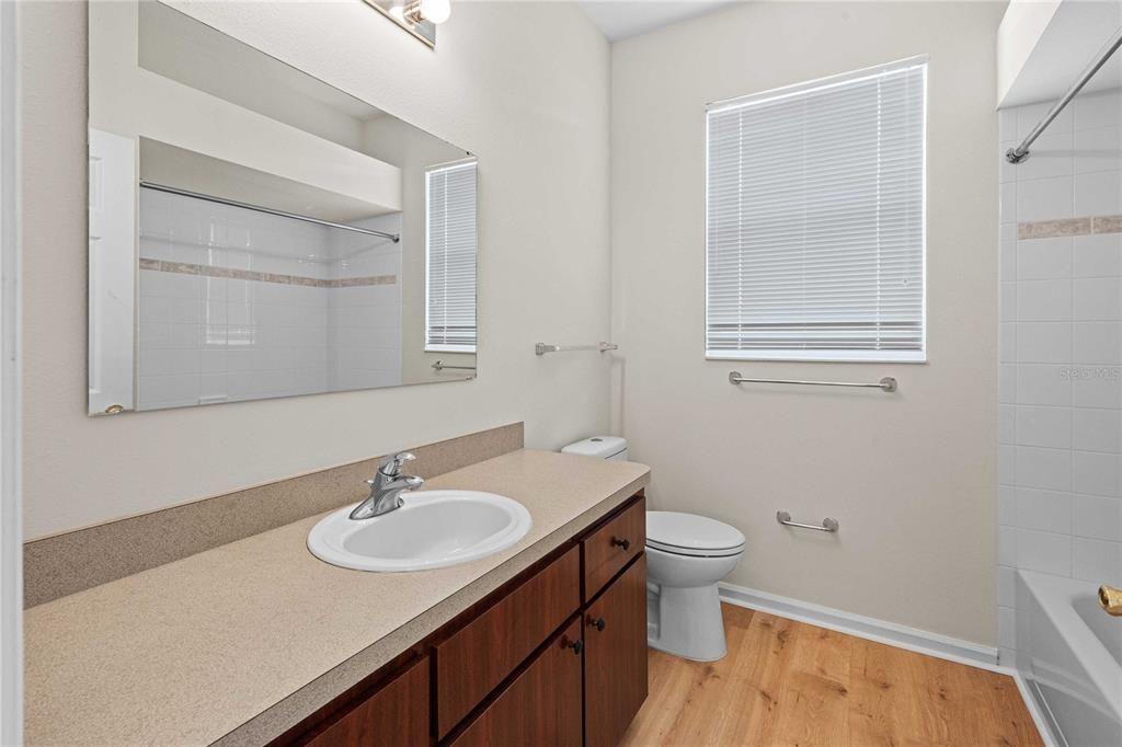 Activo con contrato: $340,000 (2 camas, 3 baños, 1835 Pies cuadrados)