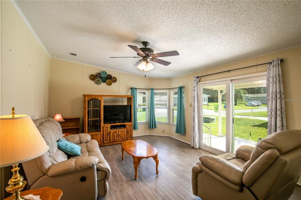 En Venta: $139,900 (2 camas, 2 baños, 1002 Pies cuadrados)