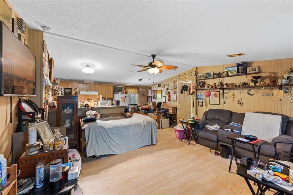 For Sale: $107,000 (2 beds, 2 baths, 960 Square Feet)