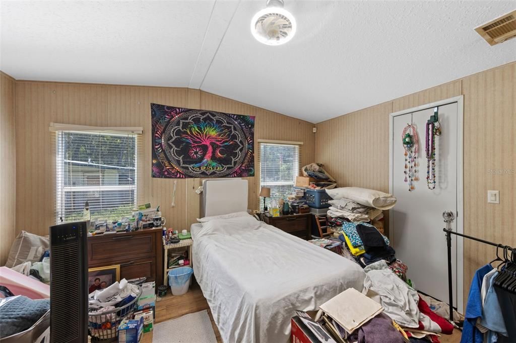 For Sale: $107,000 (2 beds, 2 baths, 960 Square Feet)