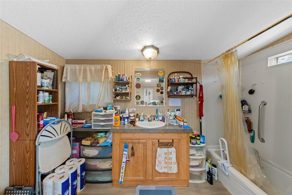 For Sale: $107,000 (2 beds, 2 baths, 960 Square Feet)